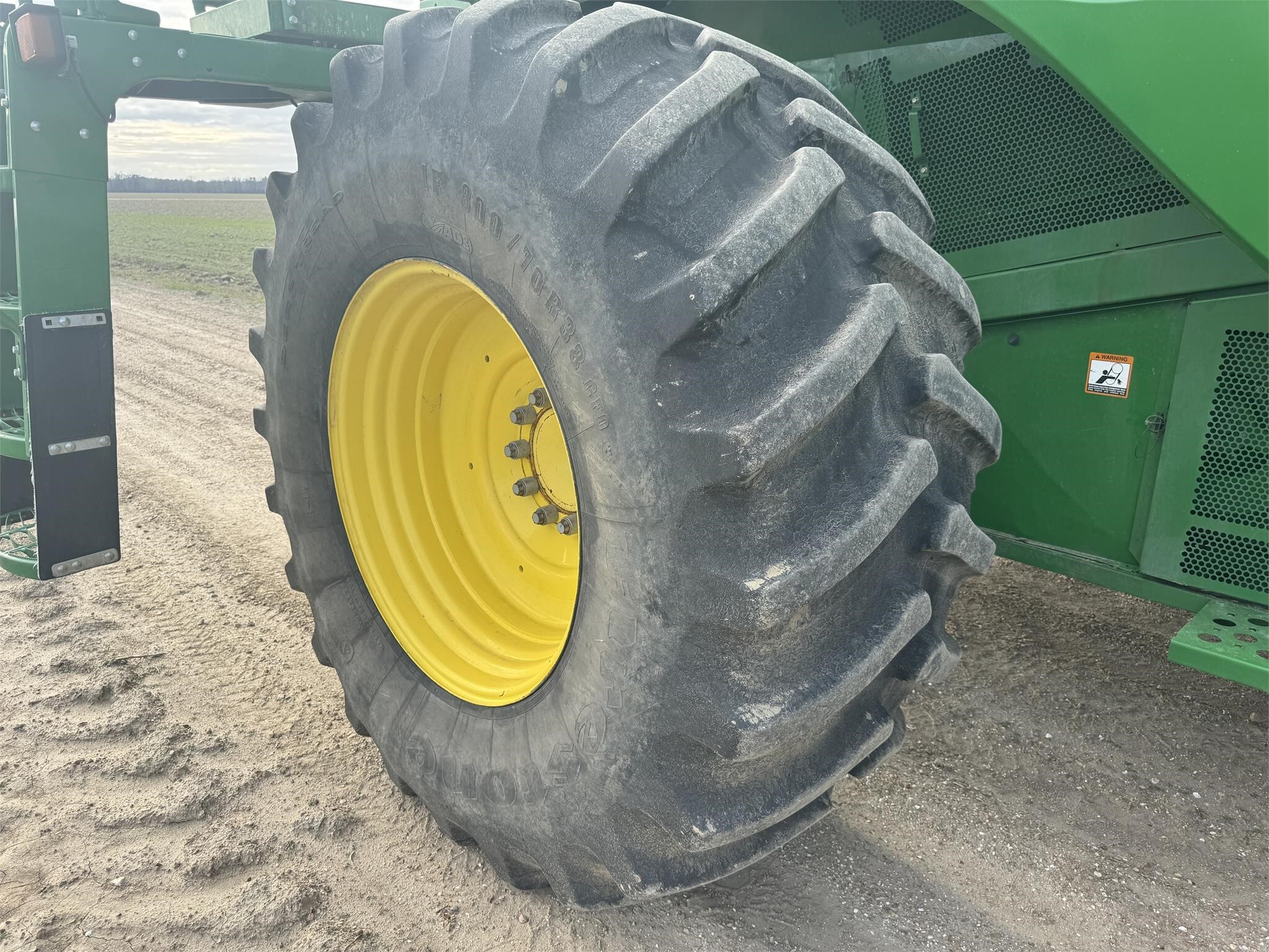 2015 John Deere S680 Combine