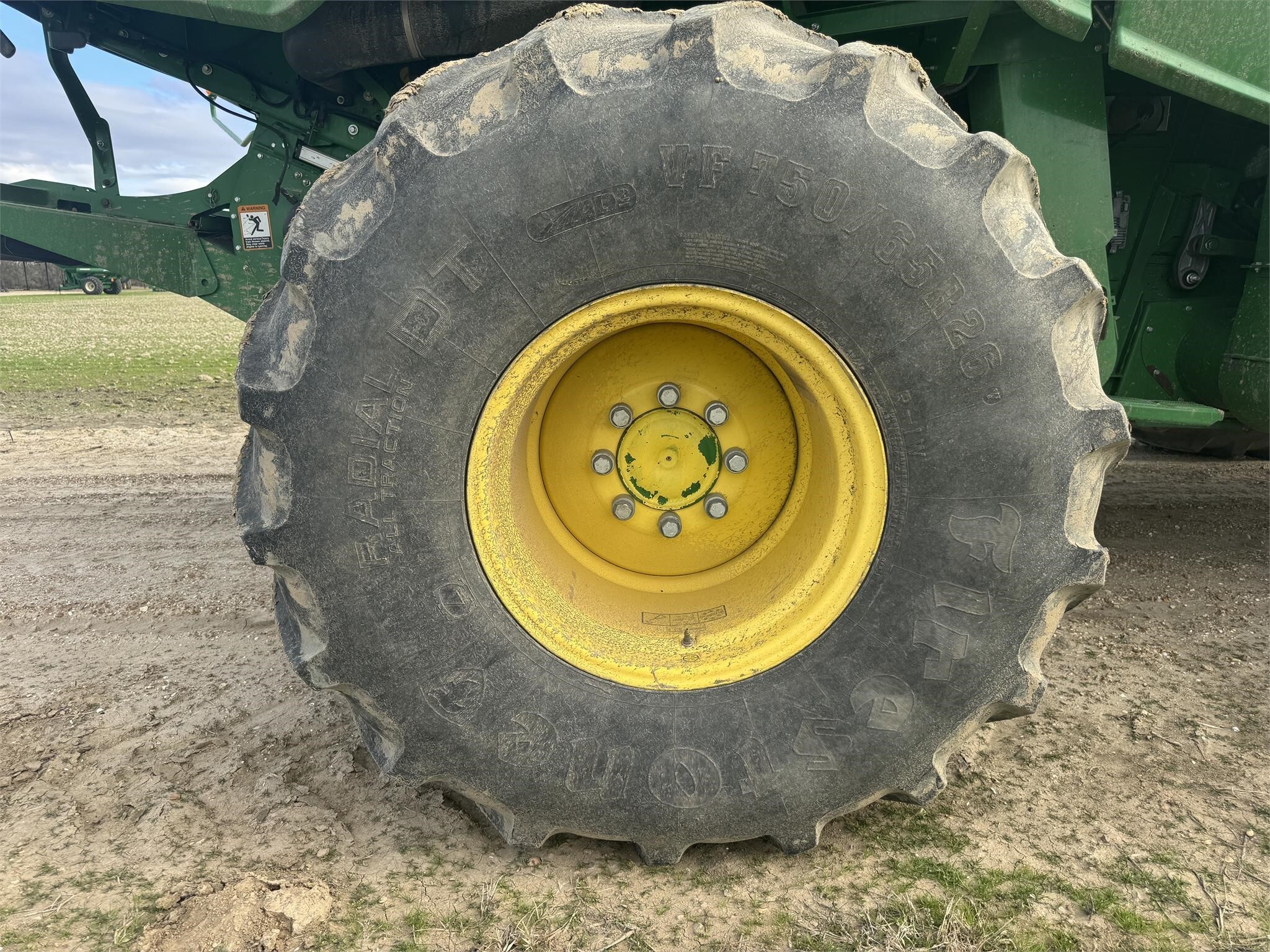 2015 John Deere S680 Combine