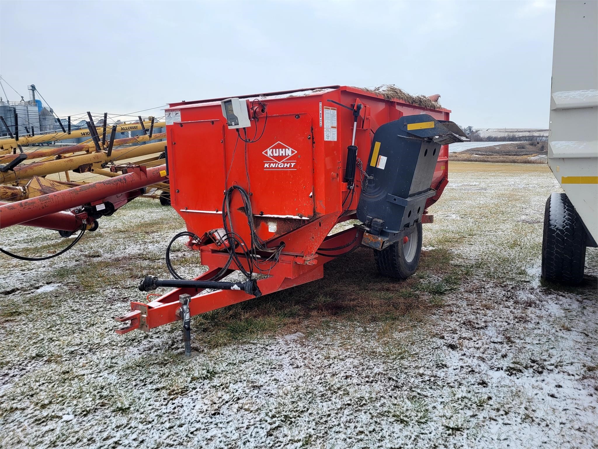  Kuhn Knight 3130 Grinders and Mixer