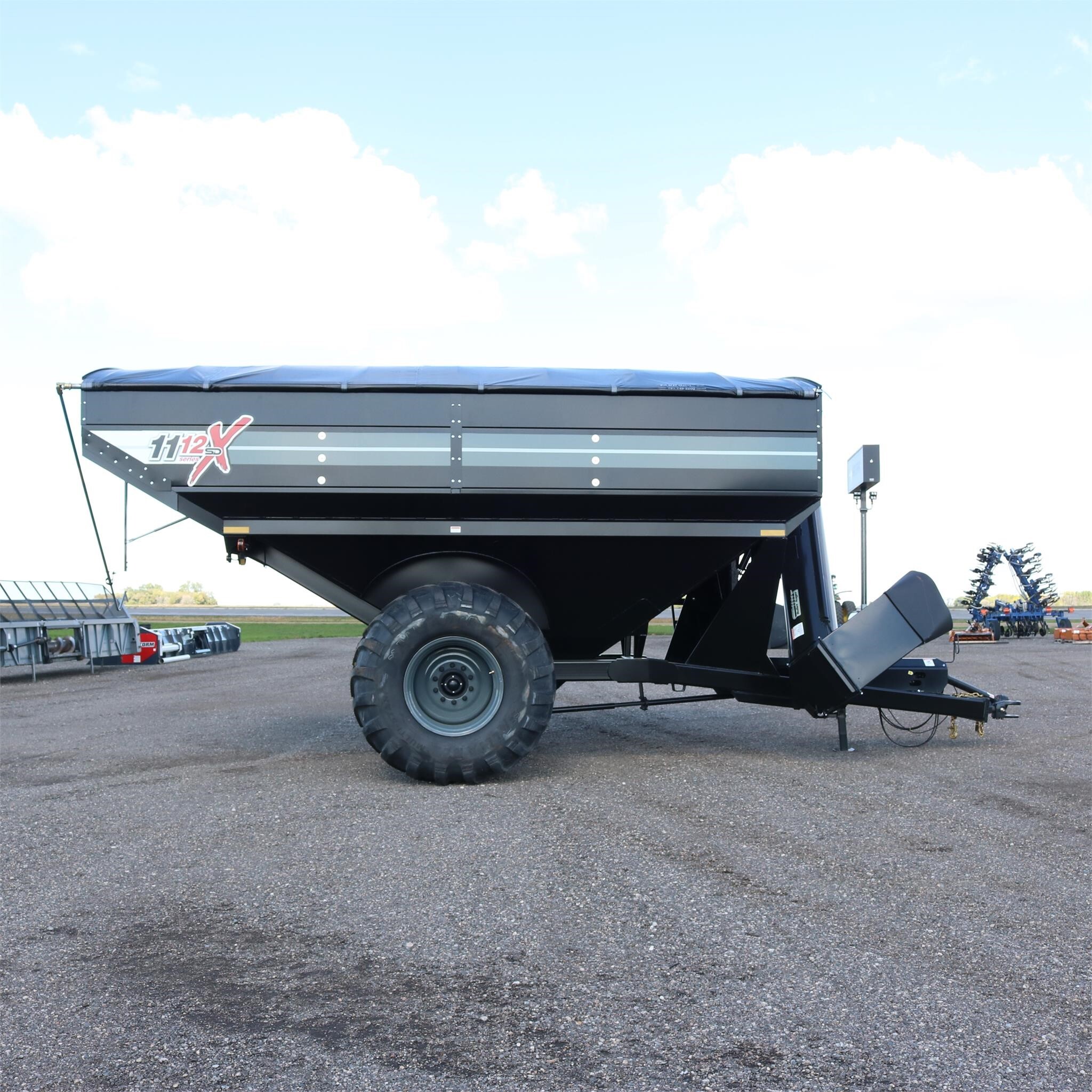 2026 J&M 1112 Grain Cart