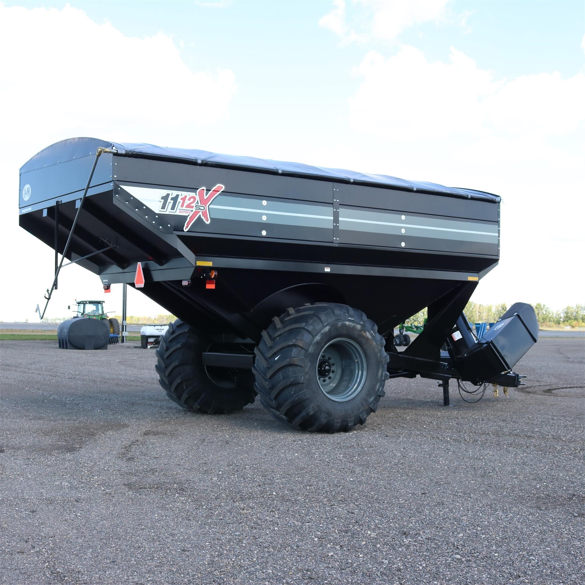 2026 J&M 1112 Grain Cart