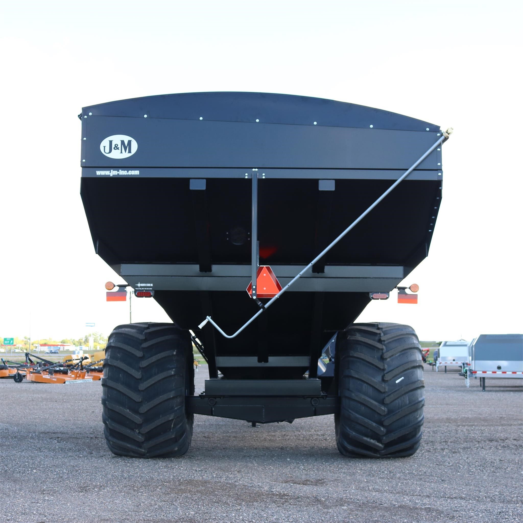 2026 J&M 1112 Grain Cart