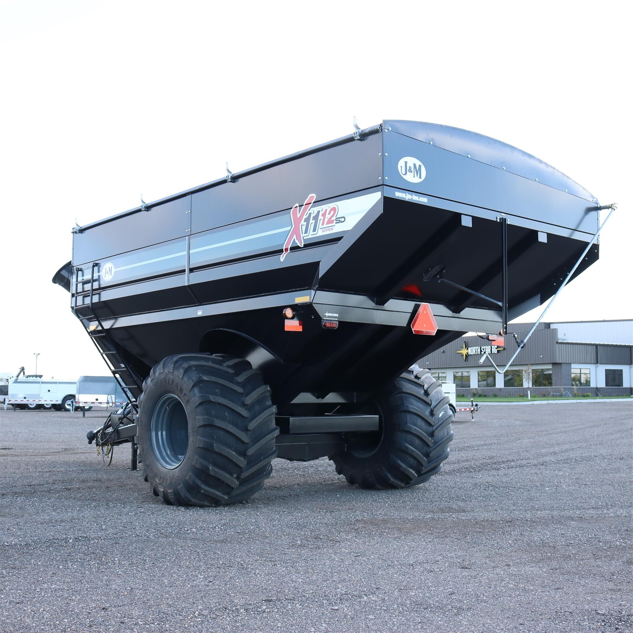 2026 J&M 1112 Grain Cart