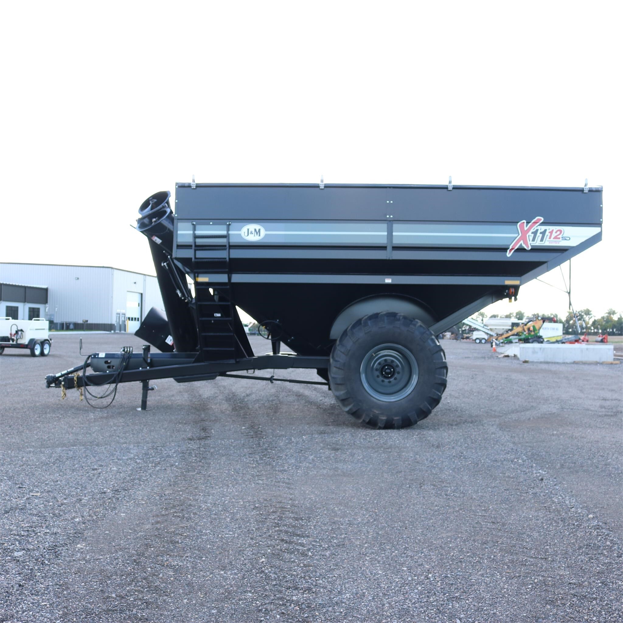 2026 J&M 1112 Grain Cart