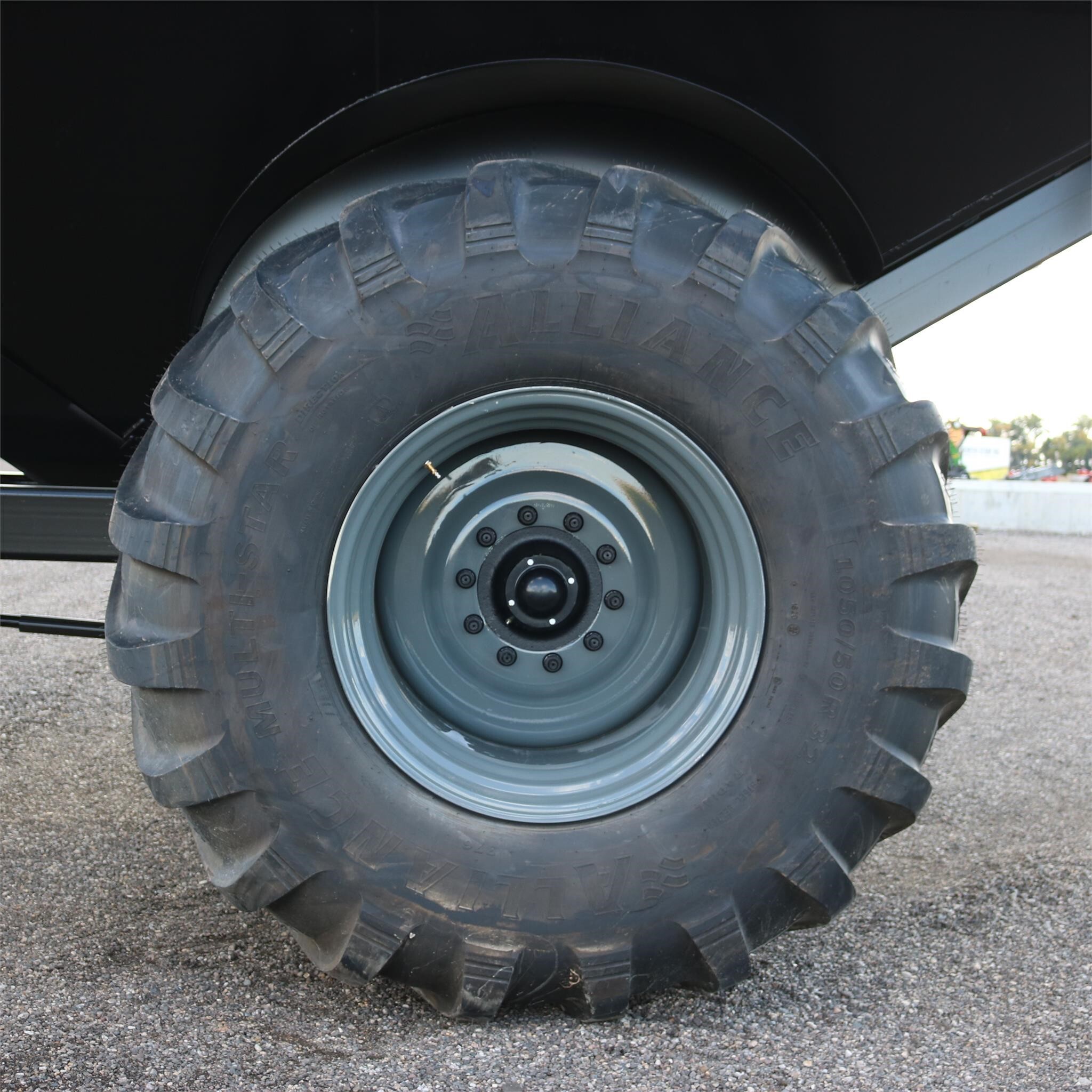 2026 J&M 1112 Grain Cart