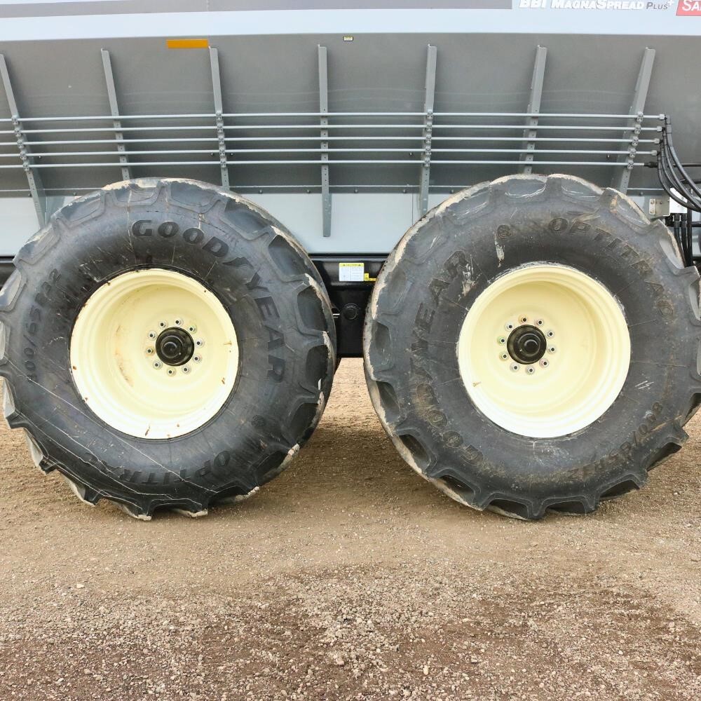 2026 BBI MAGNASPREAD PLUS Pull-Type Fertilizer Spreader