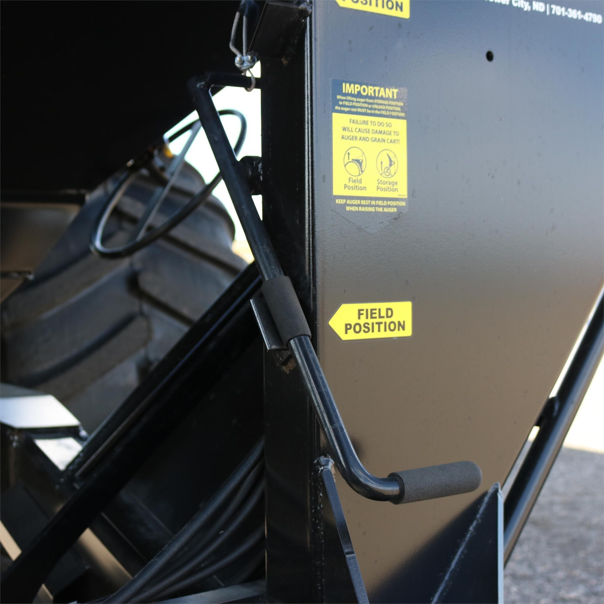 2026 J&M 1112 Grain Cart