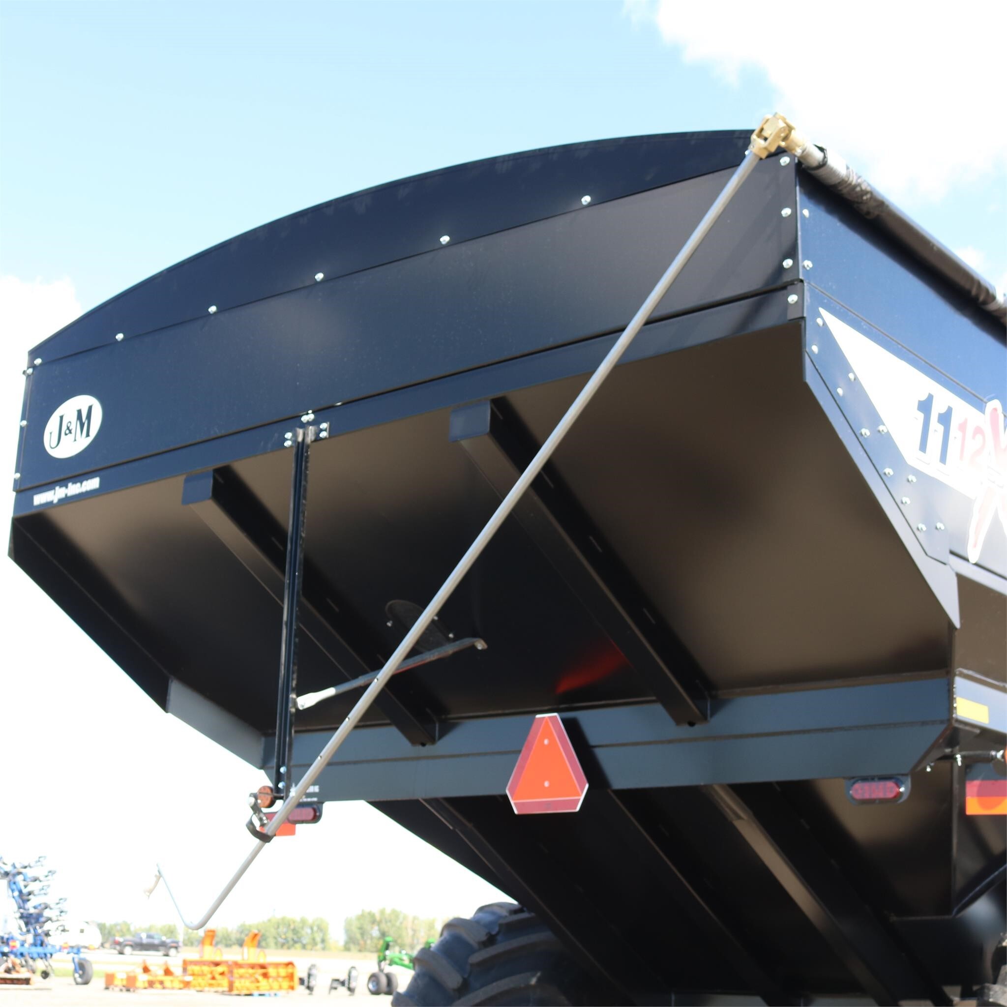 2026 J&M 1112 Grain Cart