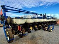 2001 Kinze 3600 Planter