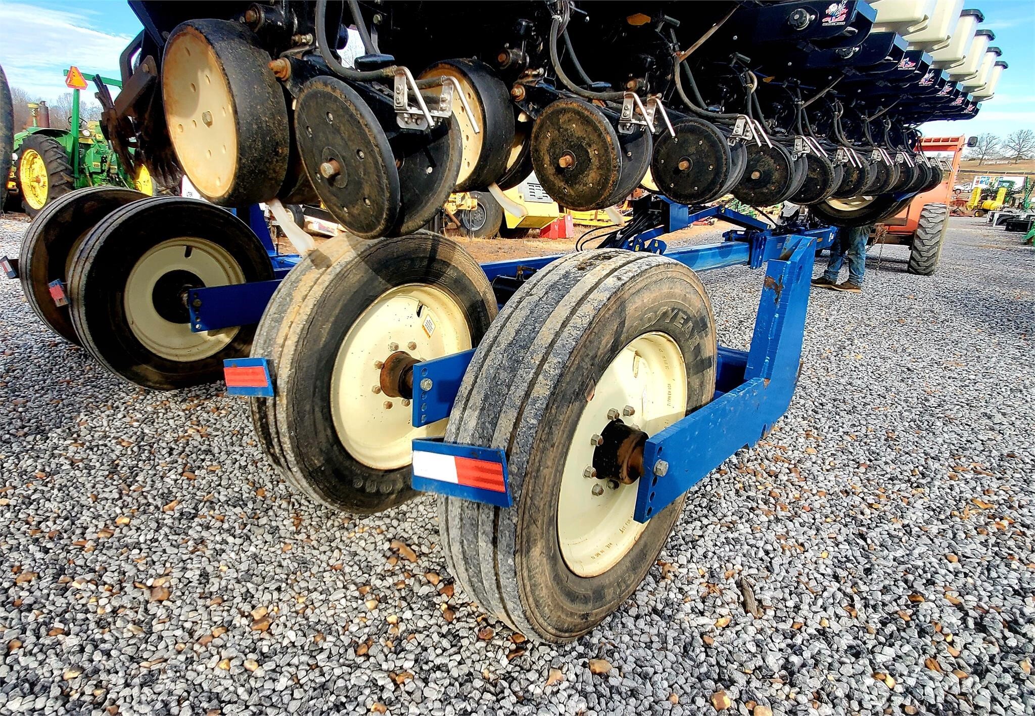 2001 Kinze 3600 Planter