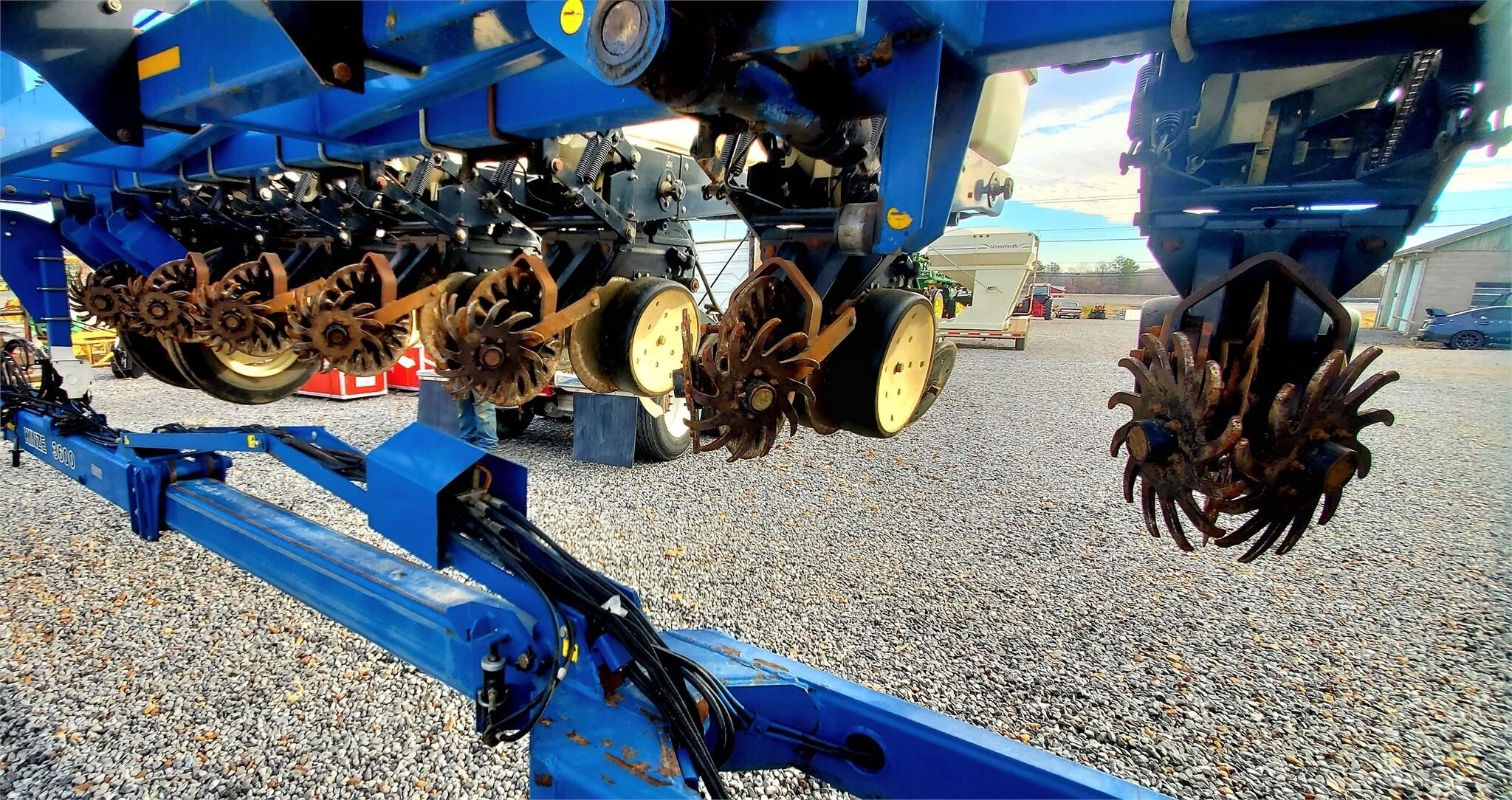 2001 Kinze 3600 Planter