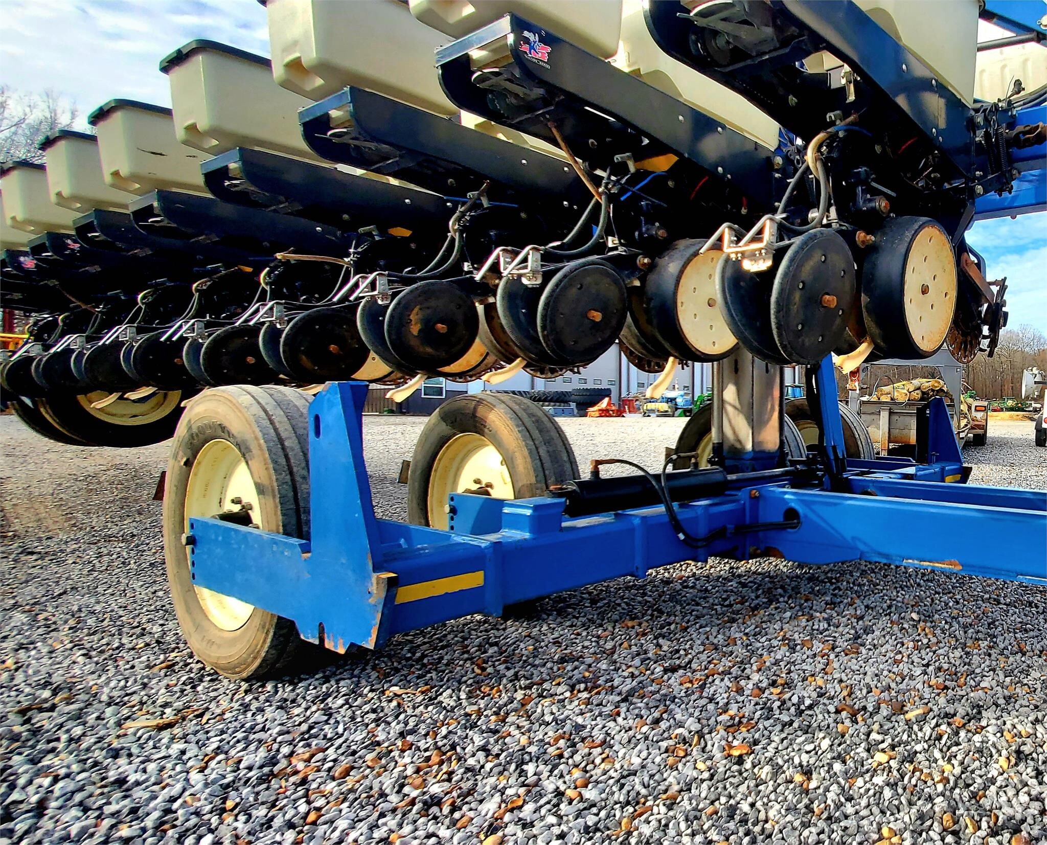 2001 Kinze 3600 Planter