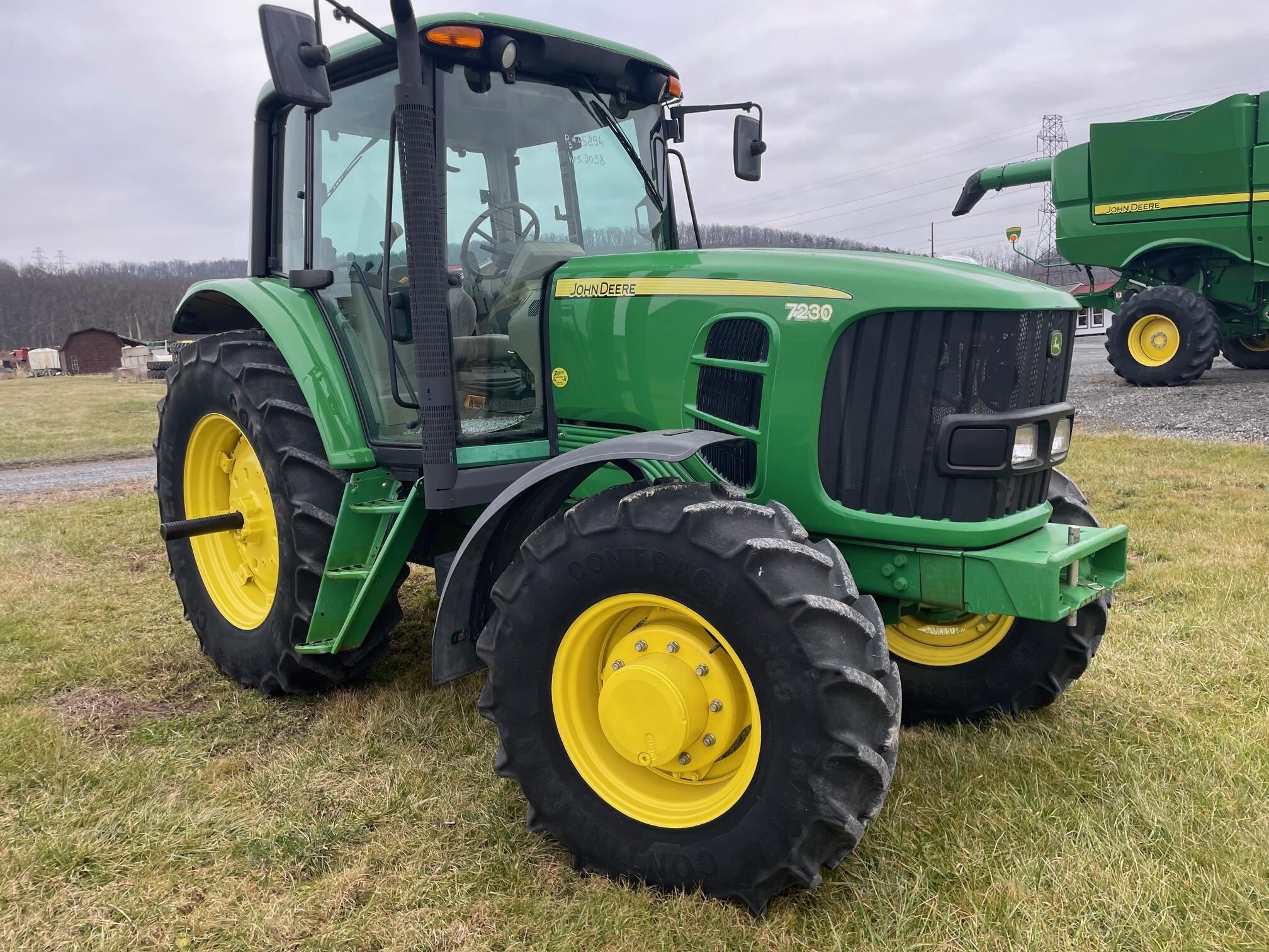 2011 John Deere 7230 Tractor