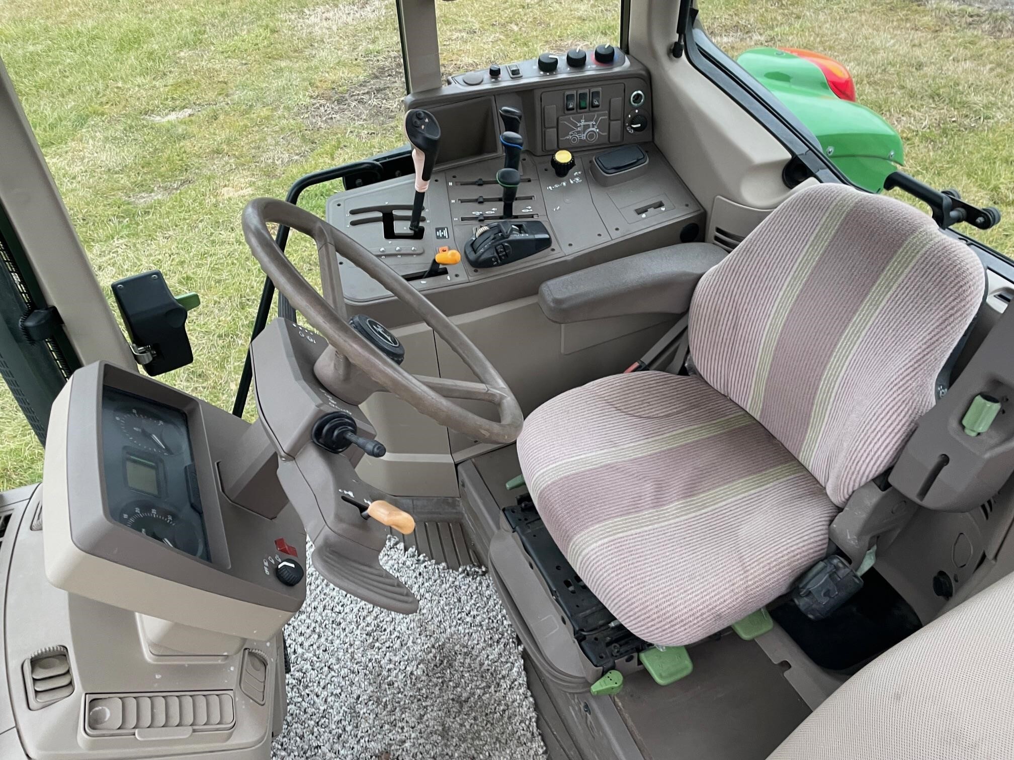 2011 John Deere 7230 Tractor