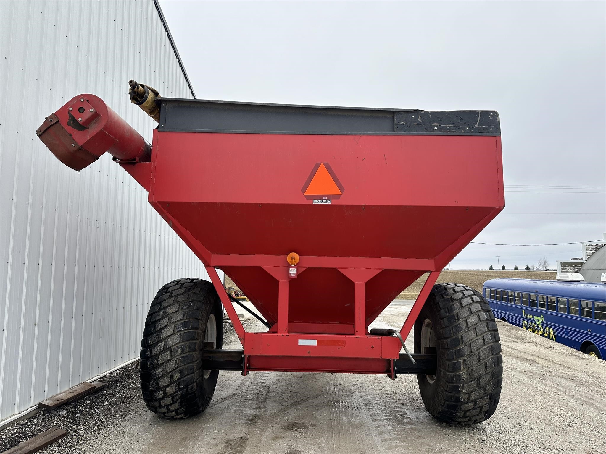  Bradford 528 Grain Cart