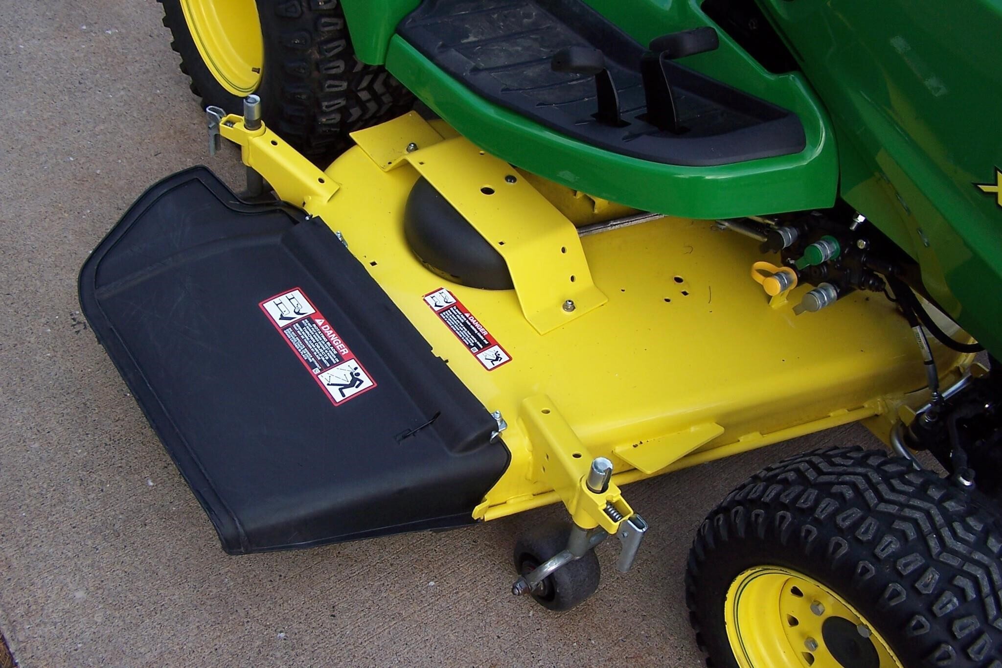 2017 John Deere X738 Lawn Mower 8,900 Machinery Pete