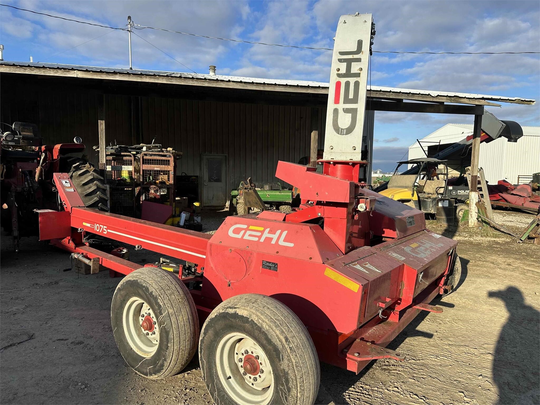  Gehl 1075 Pull-Type Forage Harvester