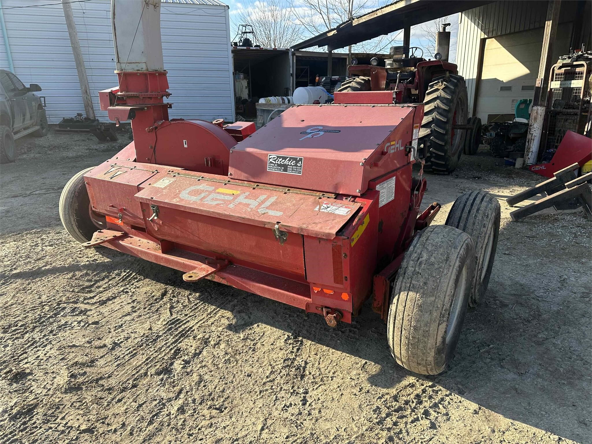  Gehl 1075 Pull-Type Forage Harvester