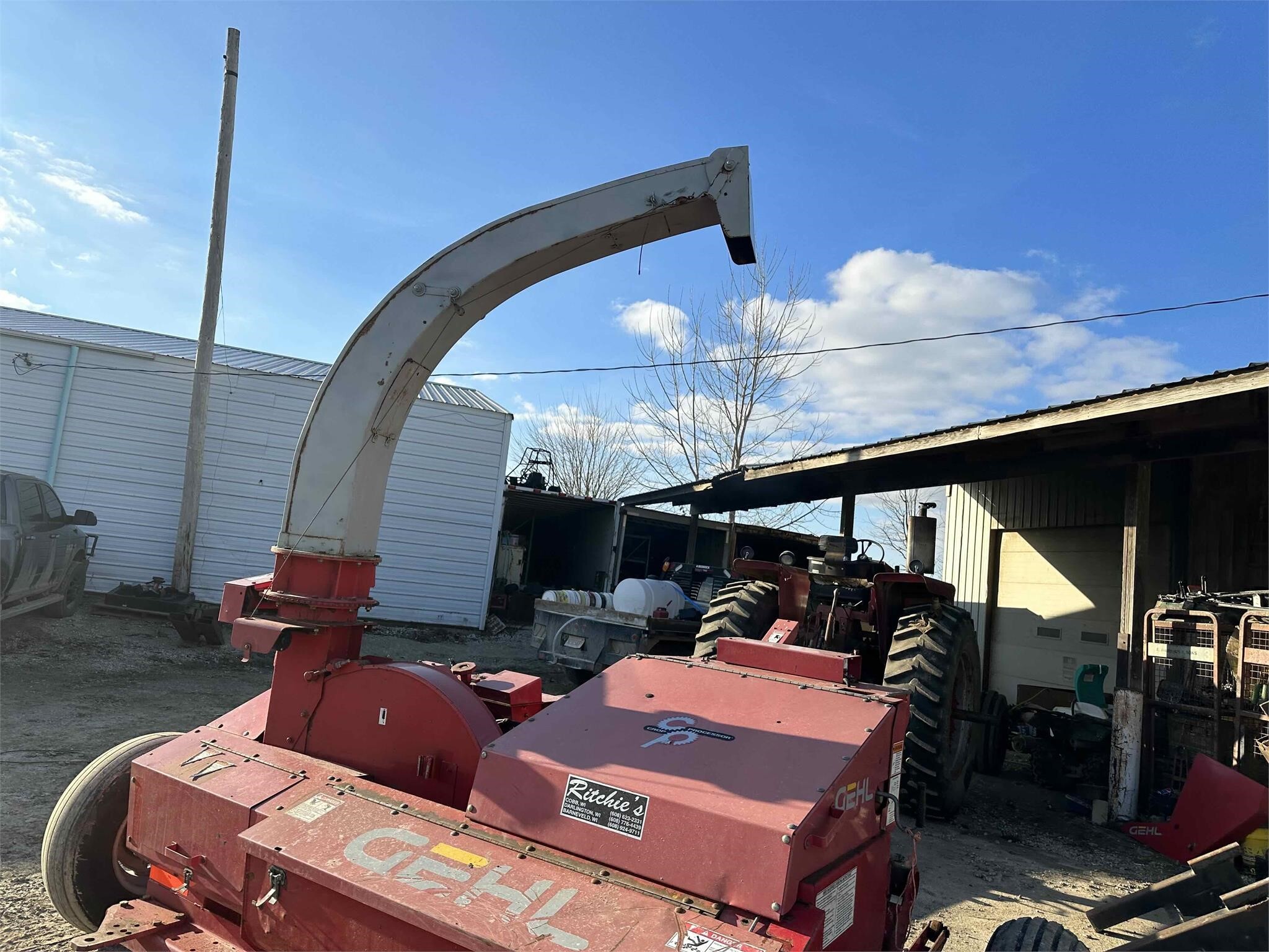 Gehl 1075 Pull-Type Forage Harvester