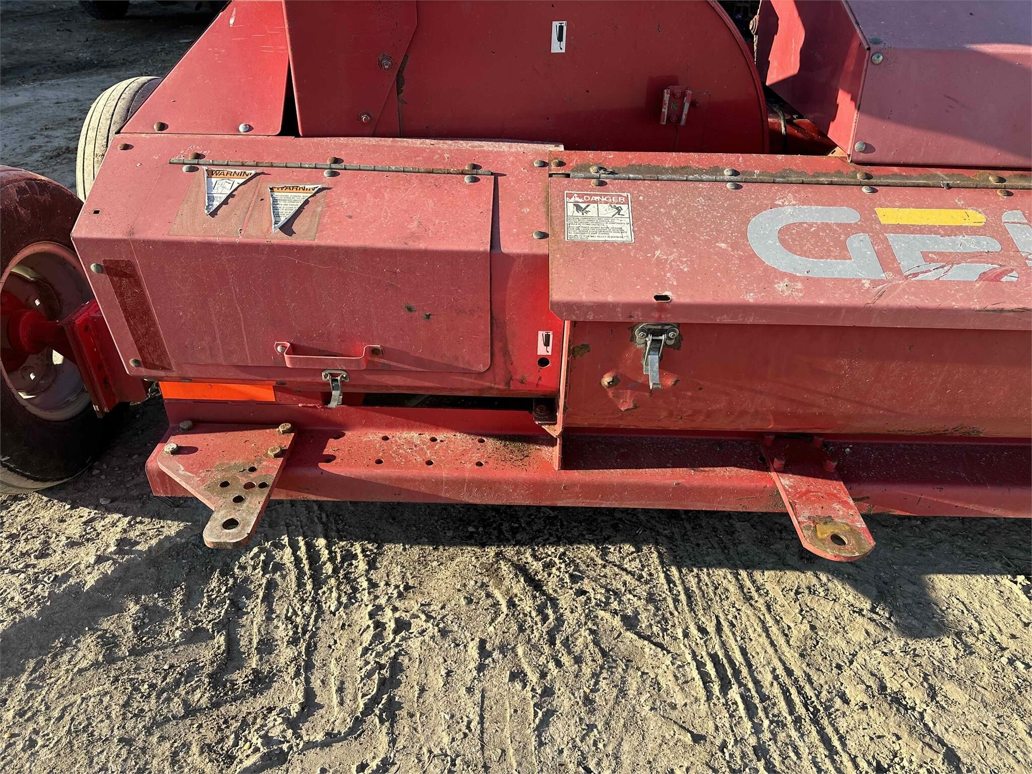  Gehl 1075 Pull-Type Forage Harvester