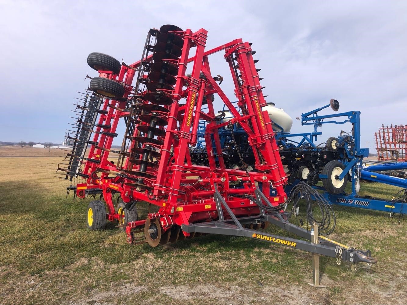 Sunflower 633328 Soil Finisher 64,900 Machinery Pete