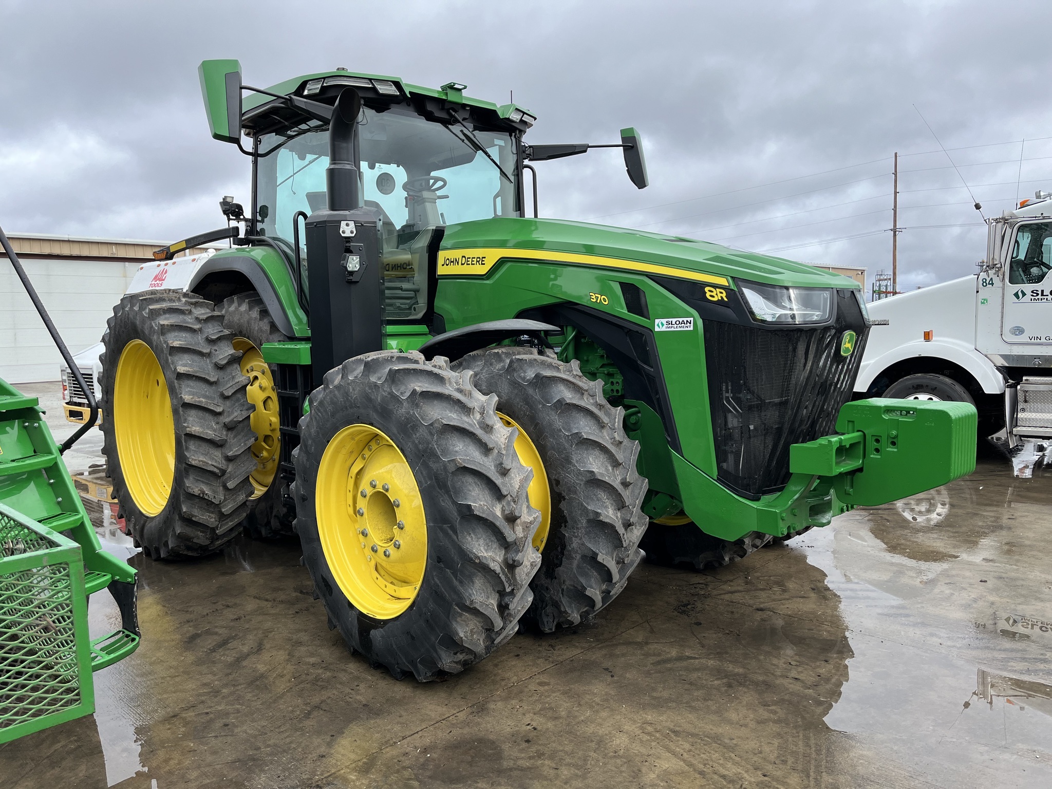 2023 John Deere 8R 370 Tractor