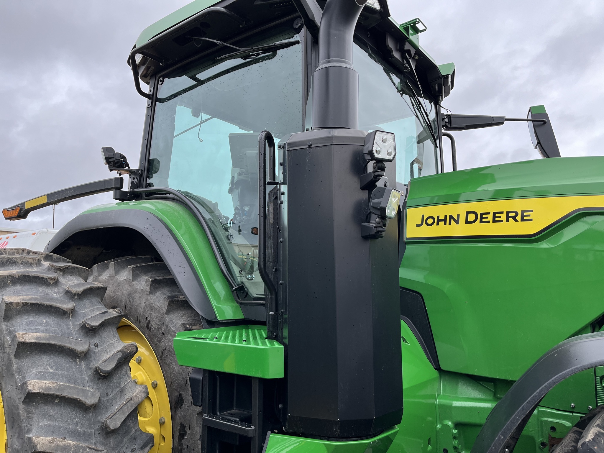 2023 John Deere 8R 370 Tractor