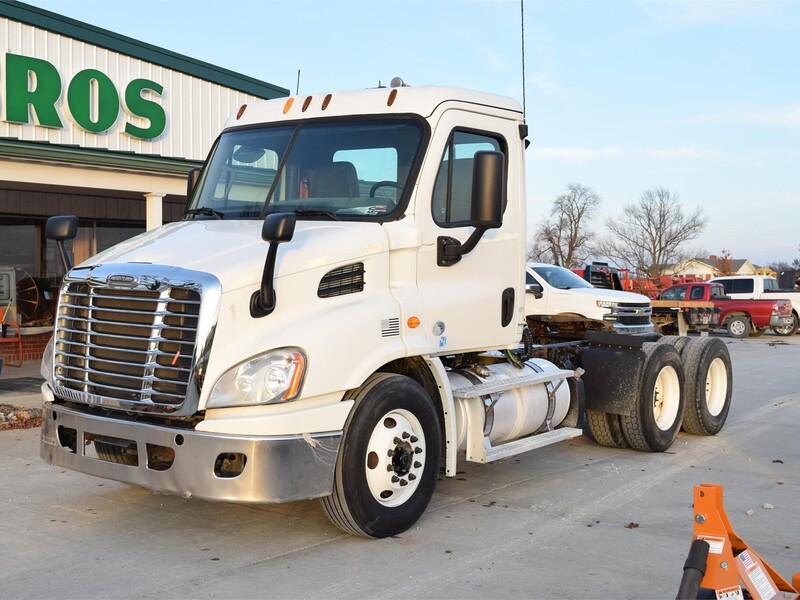 Wise Bros. Inc. Kingdom City Kingdom City, MO Machinery Pete