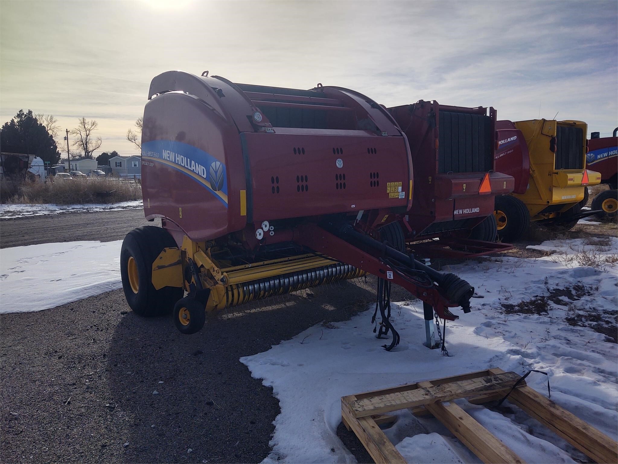 2017 New Holland Roll-Belt 560 Round Baler