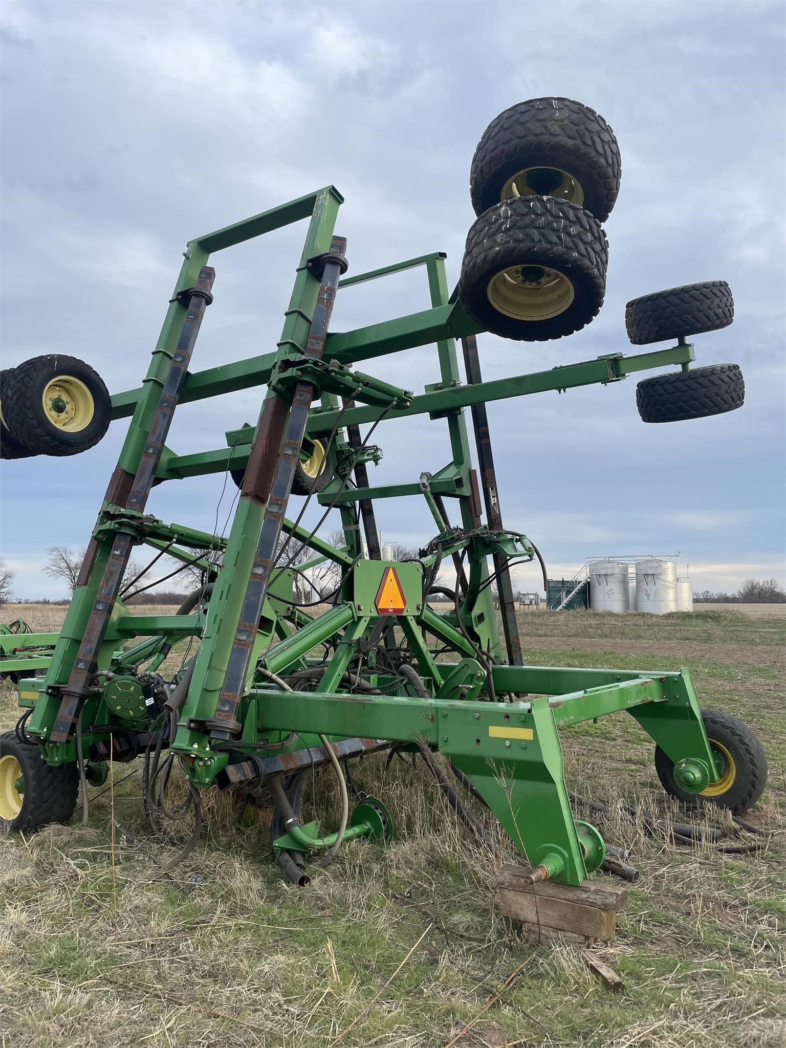 John Deere 1890 Air Seeder 5,000 Machinery Pete