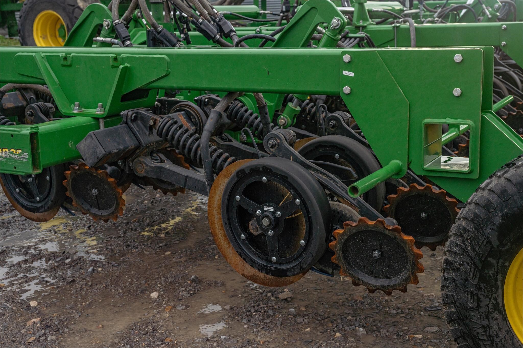 2019 John Deere 1890 Air Seeder 325,000 Machinery Pete