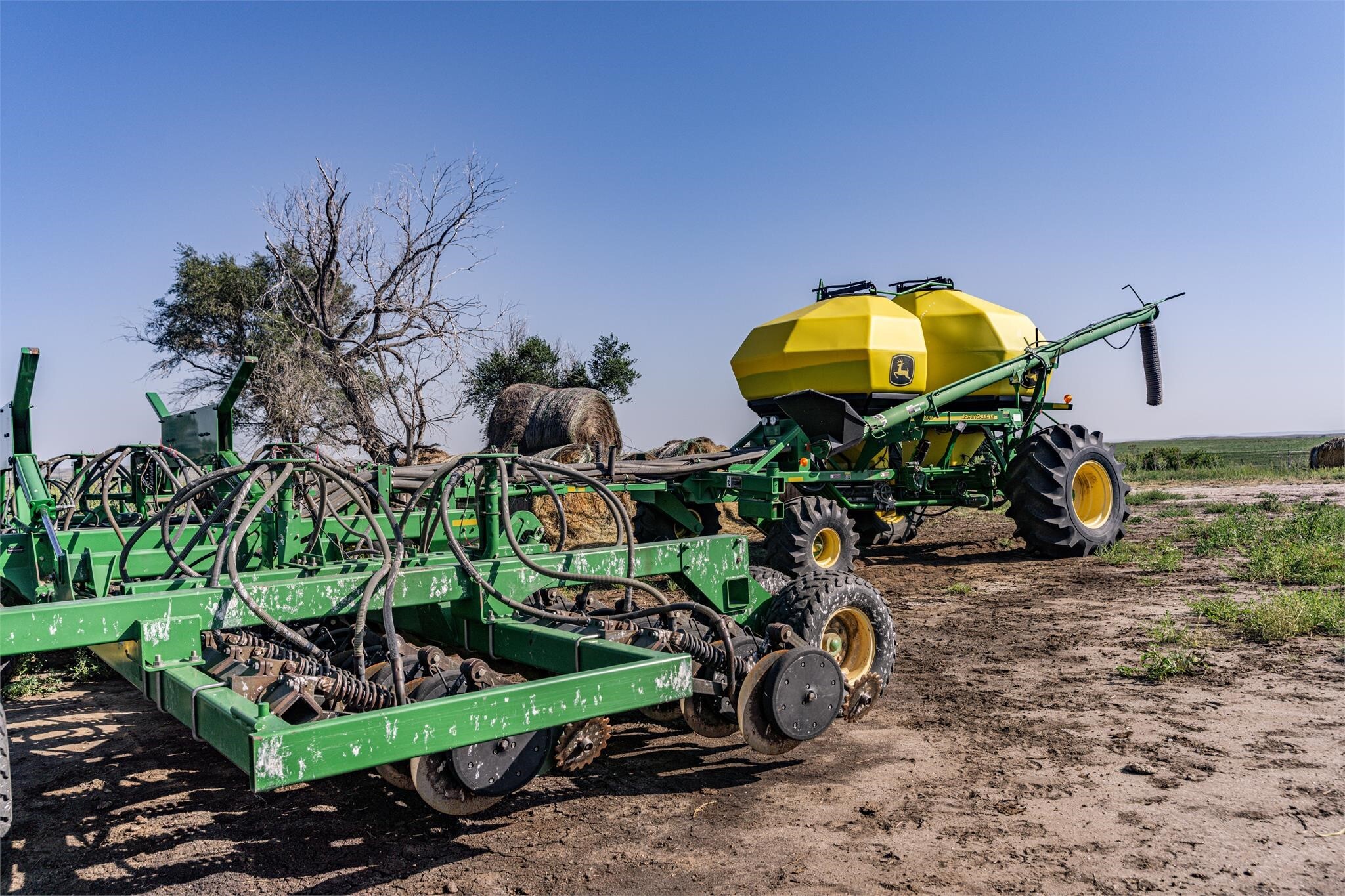 John Deere 1890 Air Seeder Call Machinery Pete
