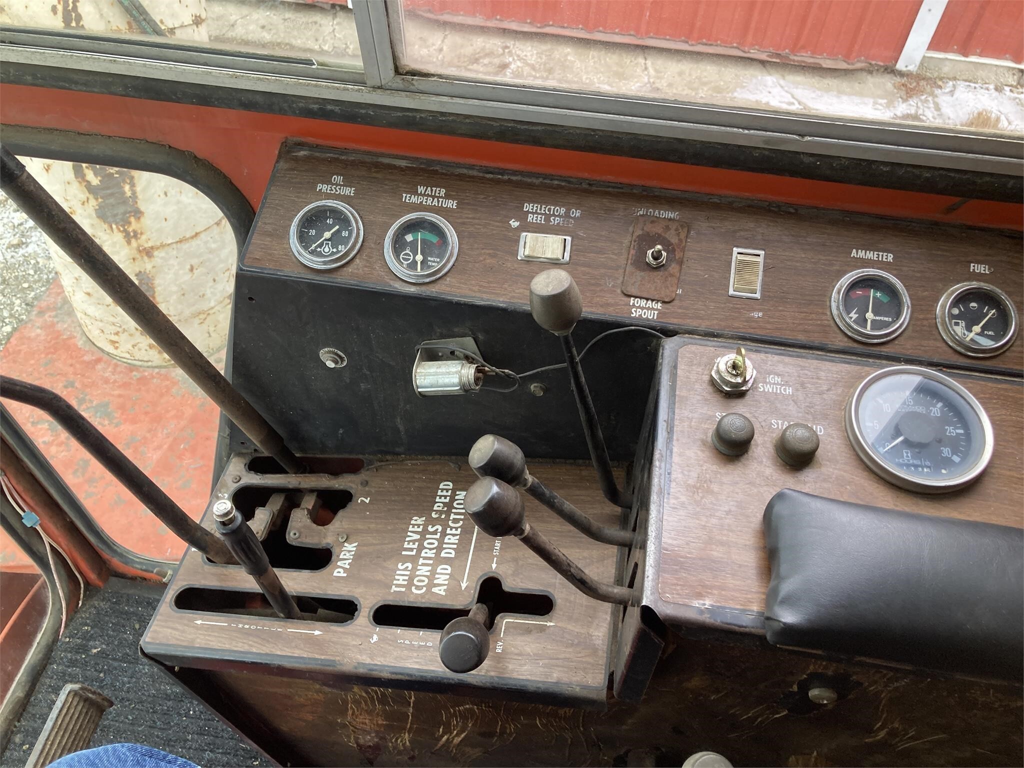  New Idea 709 Combine