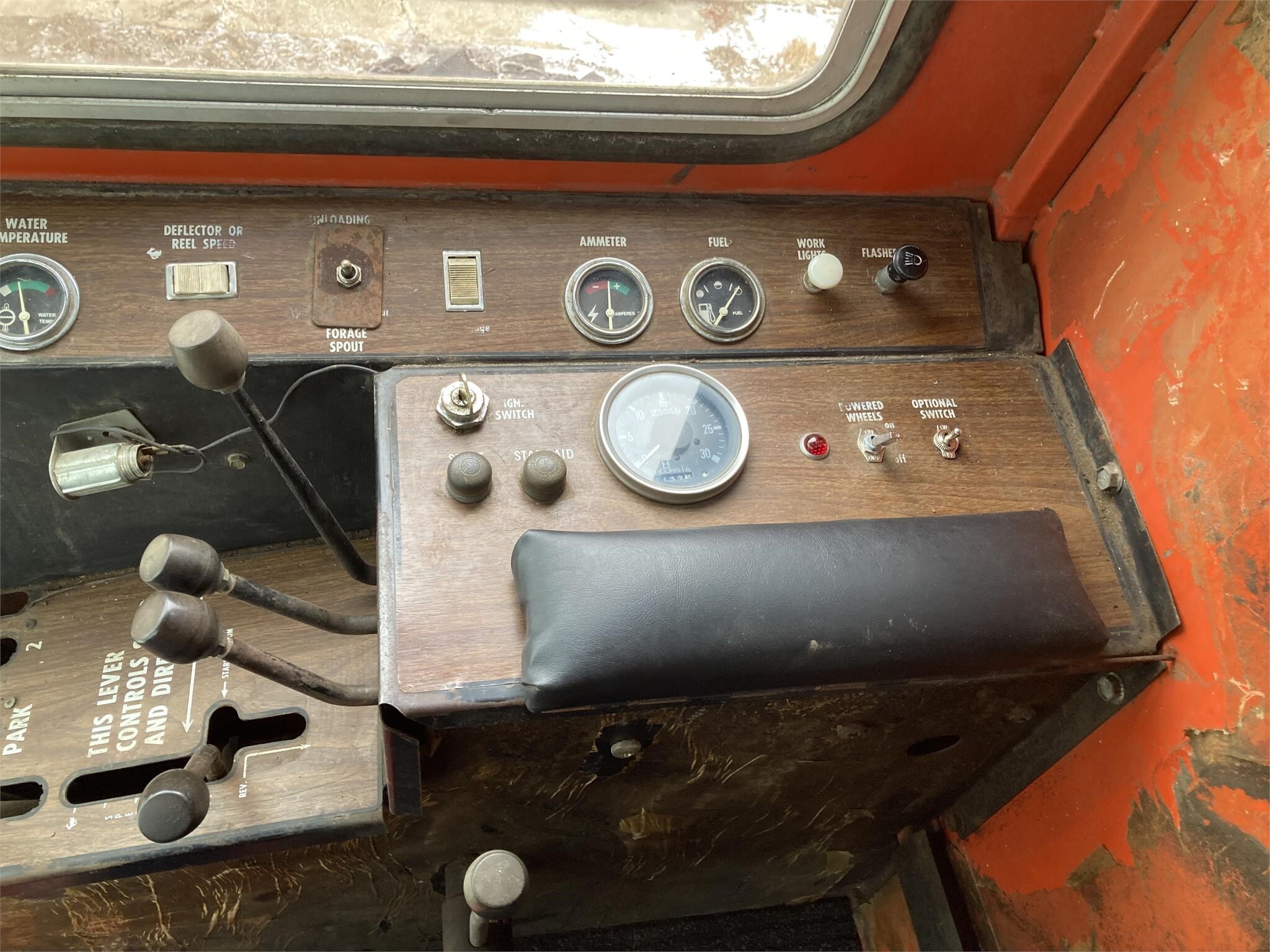  New Idea 709 Combine