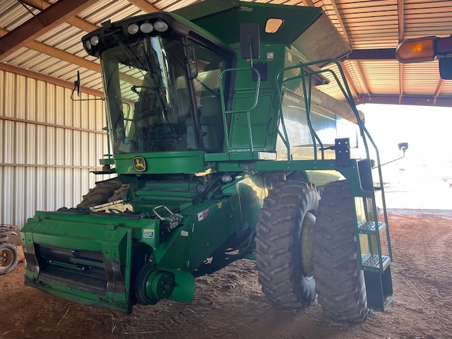 2006 John Deere 9760 STS Combine