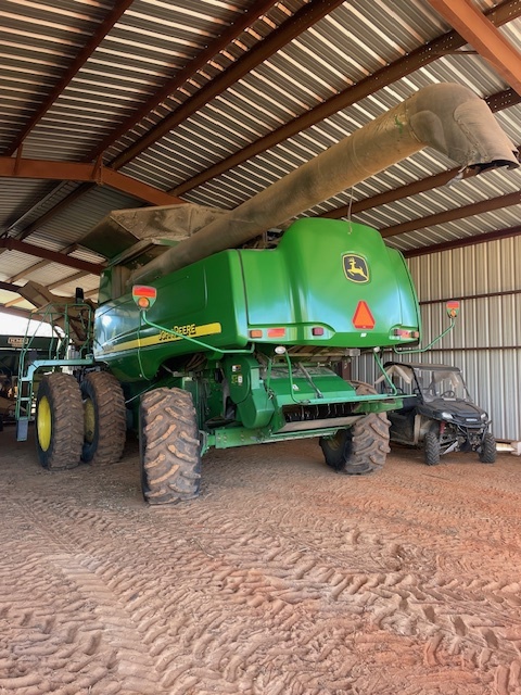 2006 John Deere 9760 STS Combine