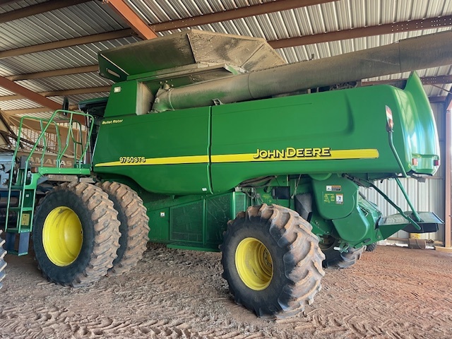 2006 John Deere 9760 STS Combine