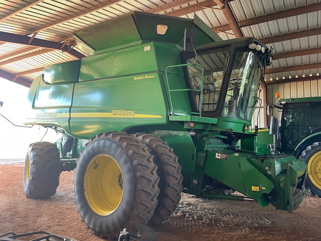 2006 John Deere 9760 STS Combine