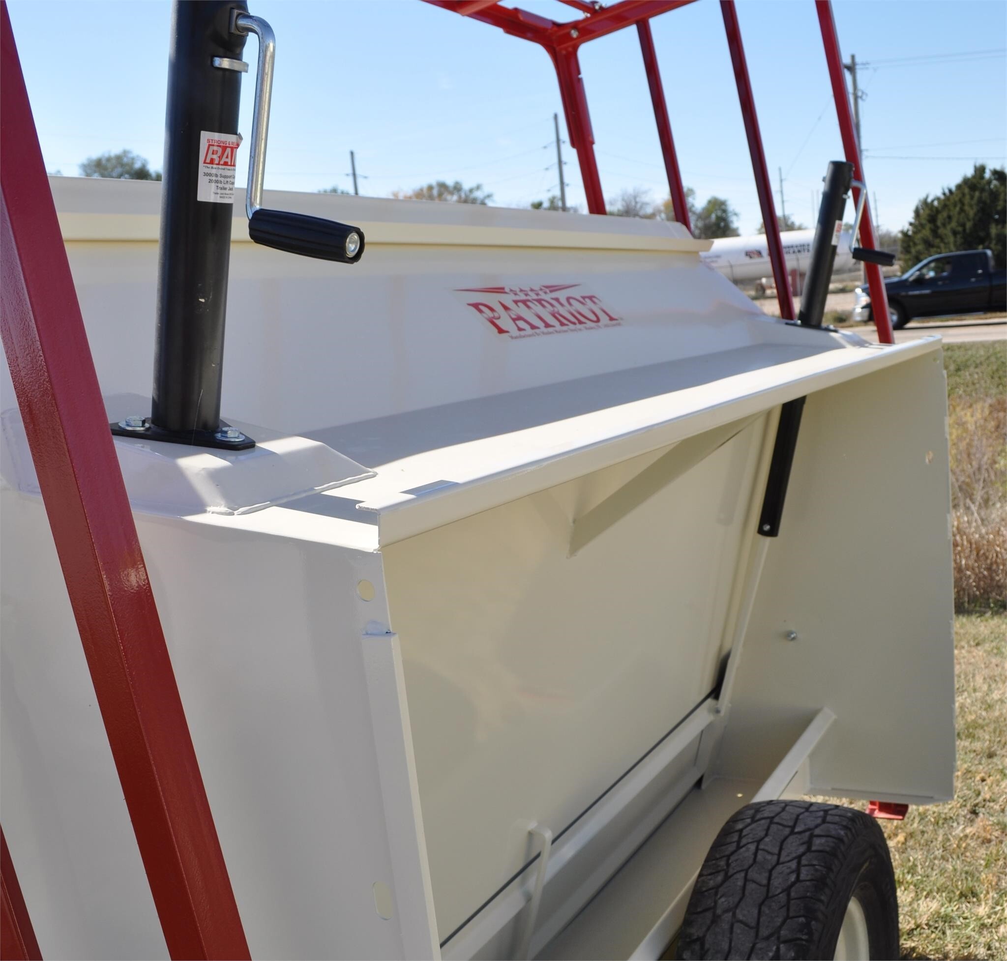 2025 Patriot CF70 Feed Bin