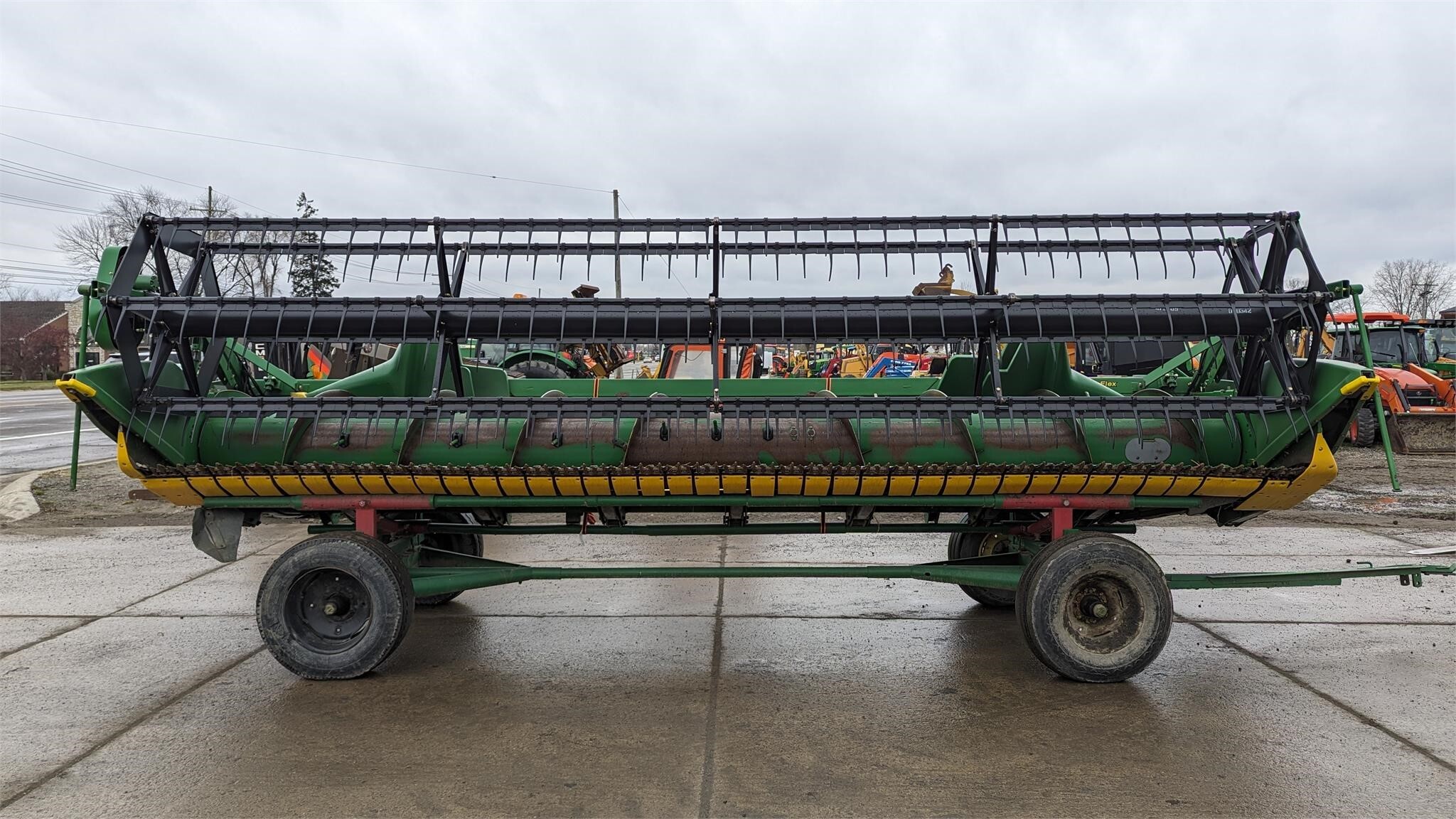 2009 John Deere 620F Platform