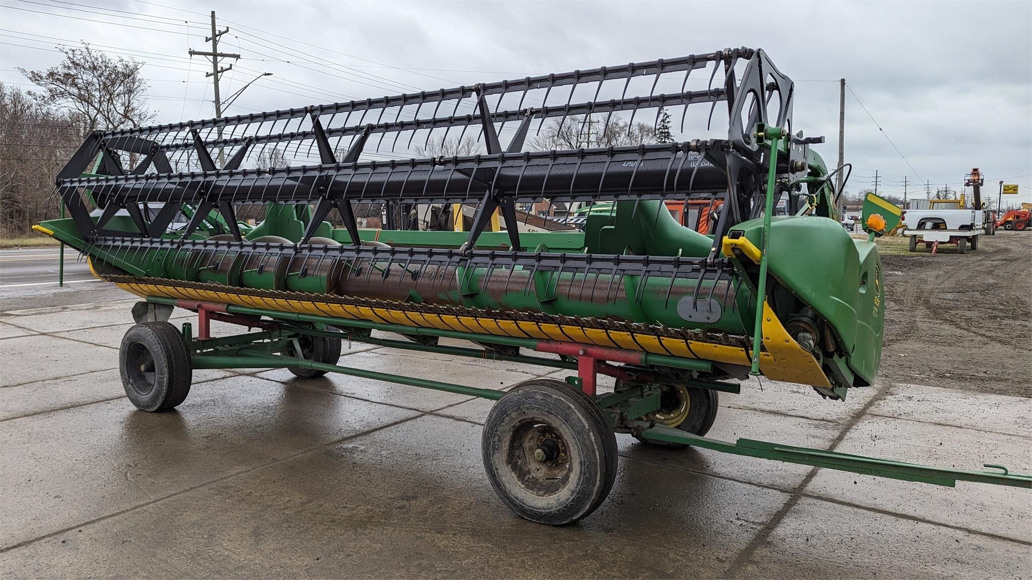2009 John Deere 620F Platform
