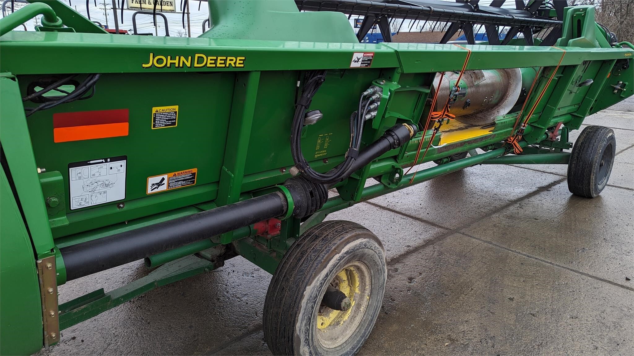 2009 John Deere 620F Platform