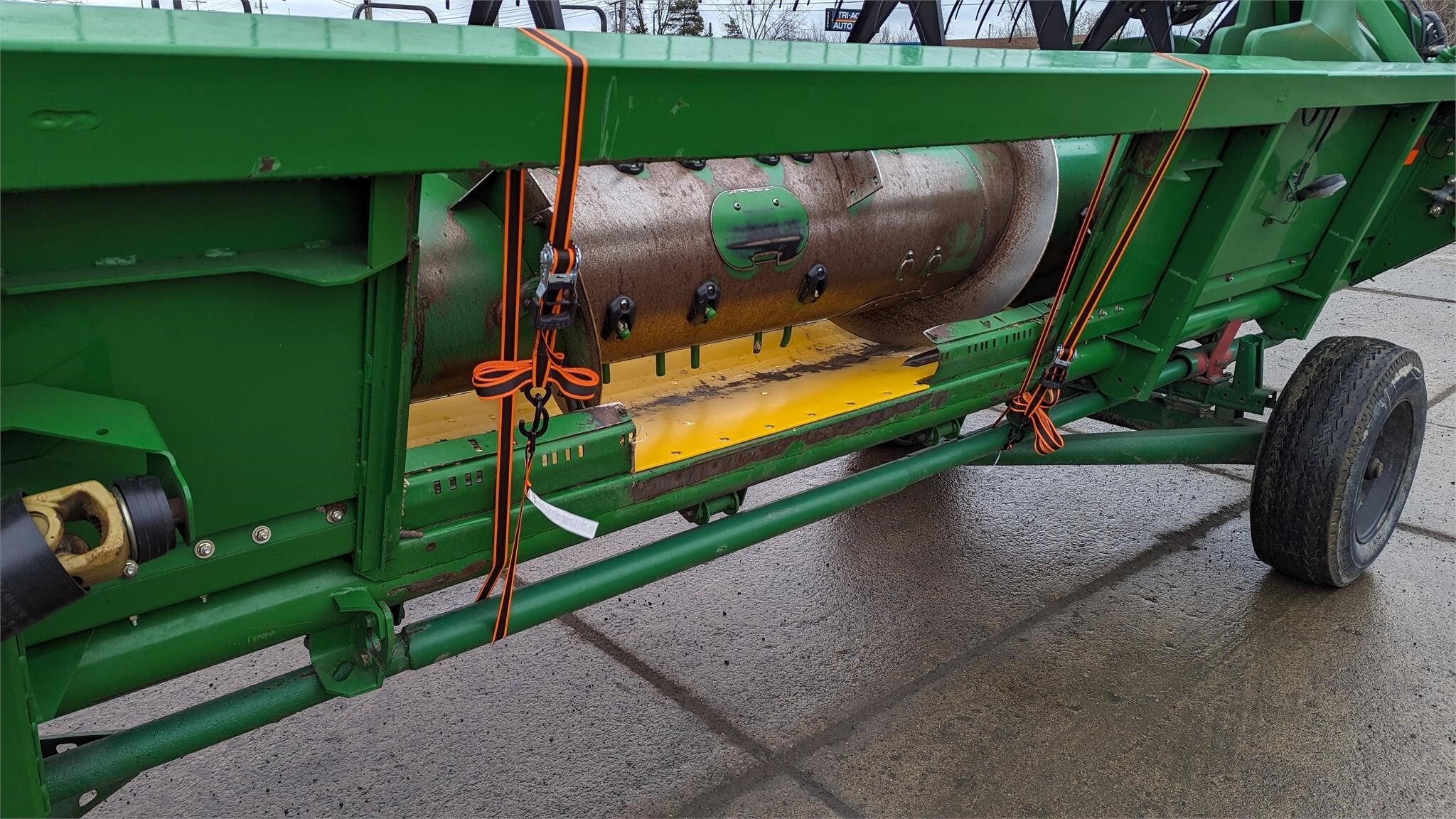 2009 John Deere 620F Platform