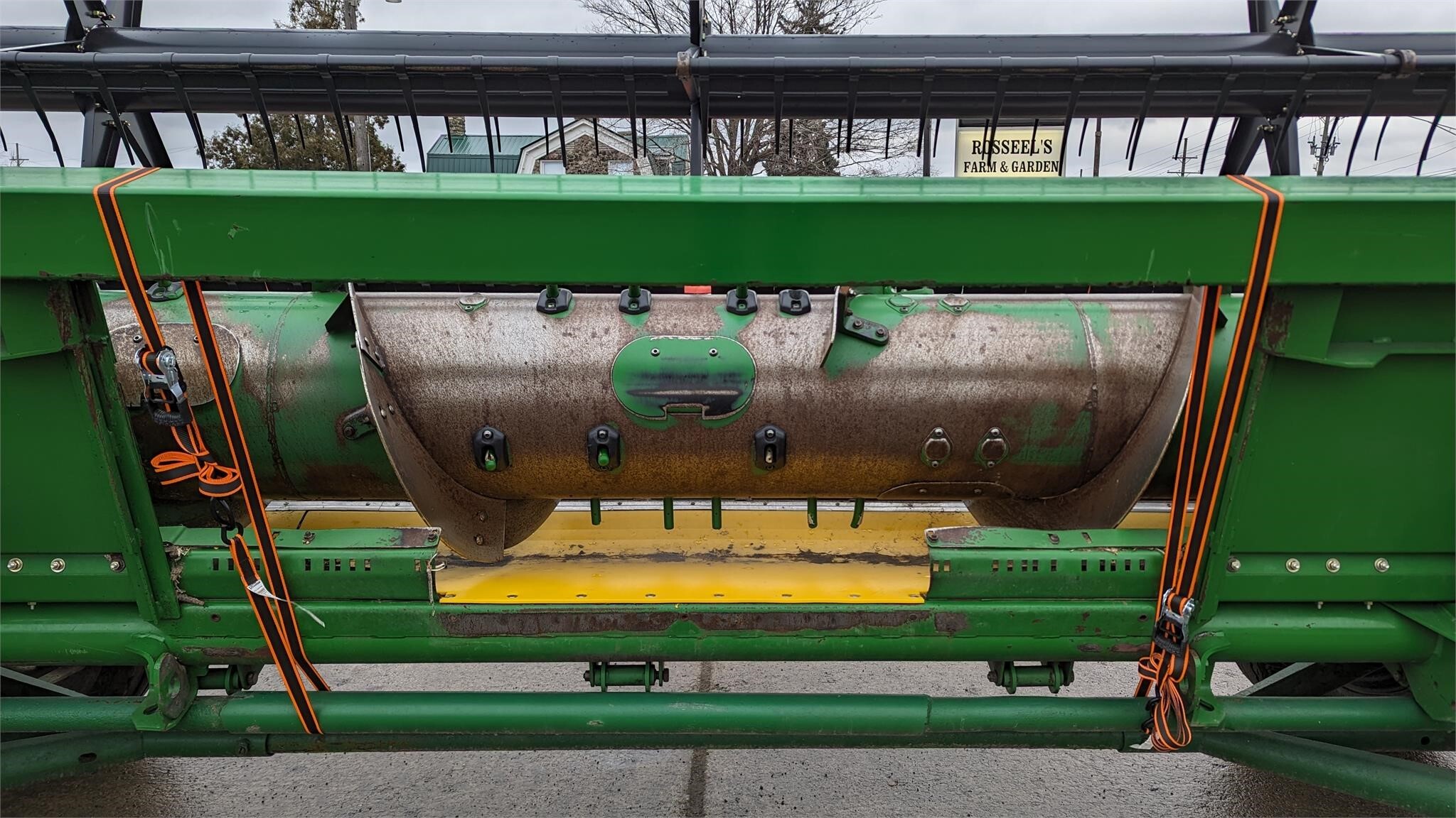 2009 John Deere 620F Platform