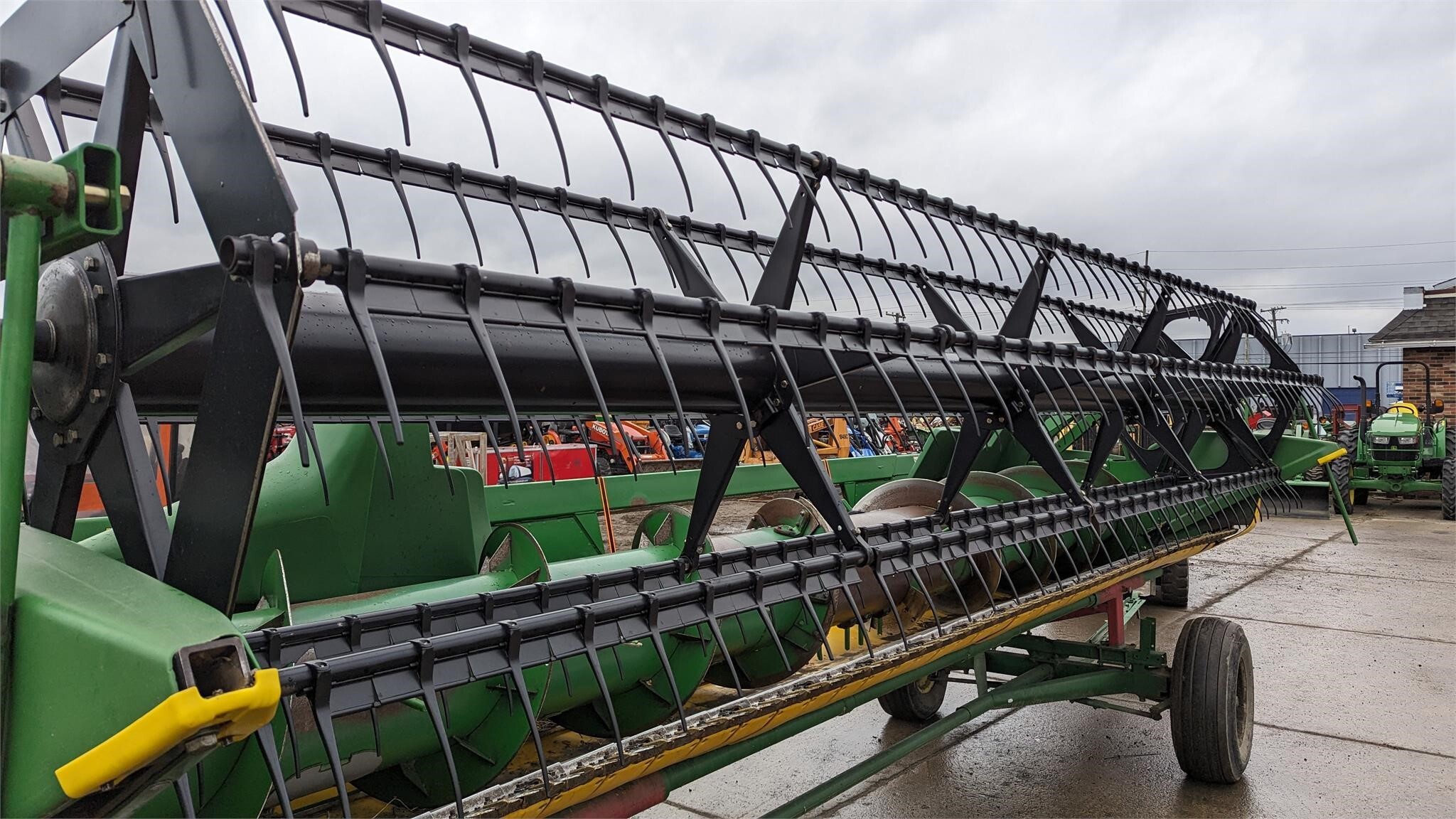 2009 John Deere 620F Platform