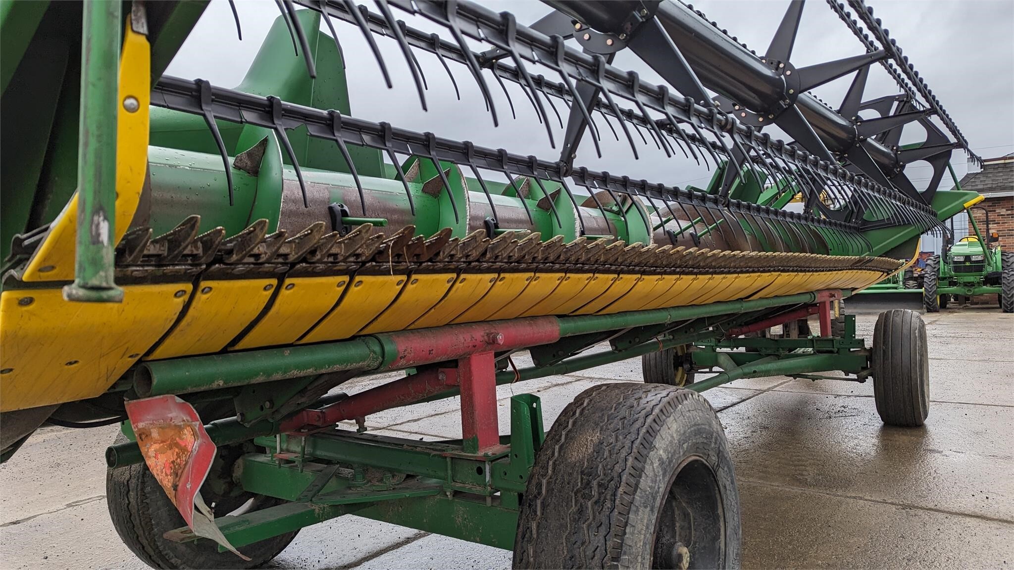 2009 John Deere 620F Platform