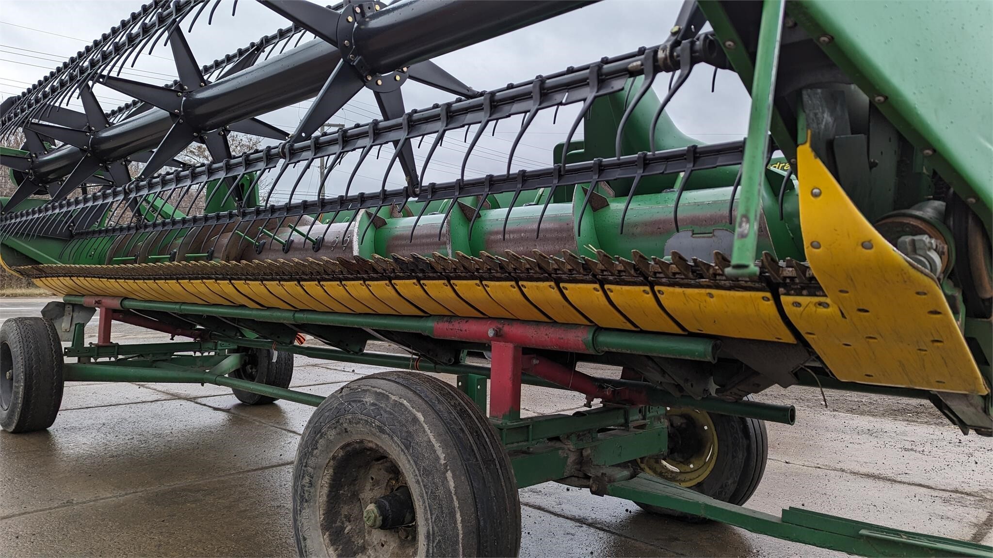 2009 John Deere 620F Platform
