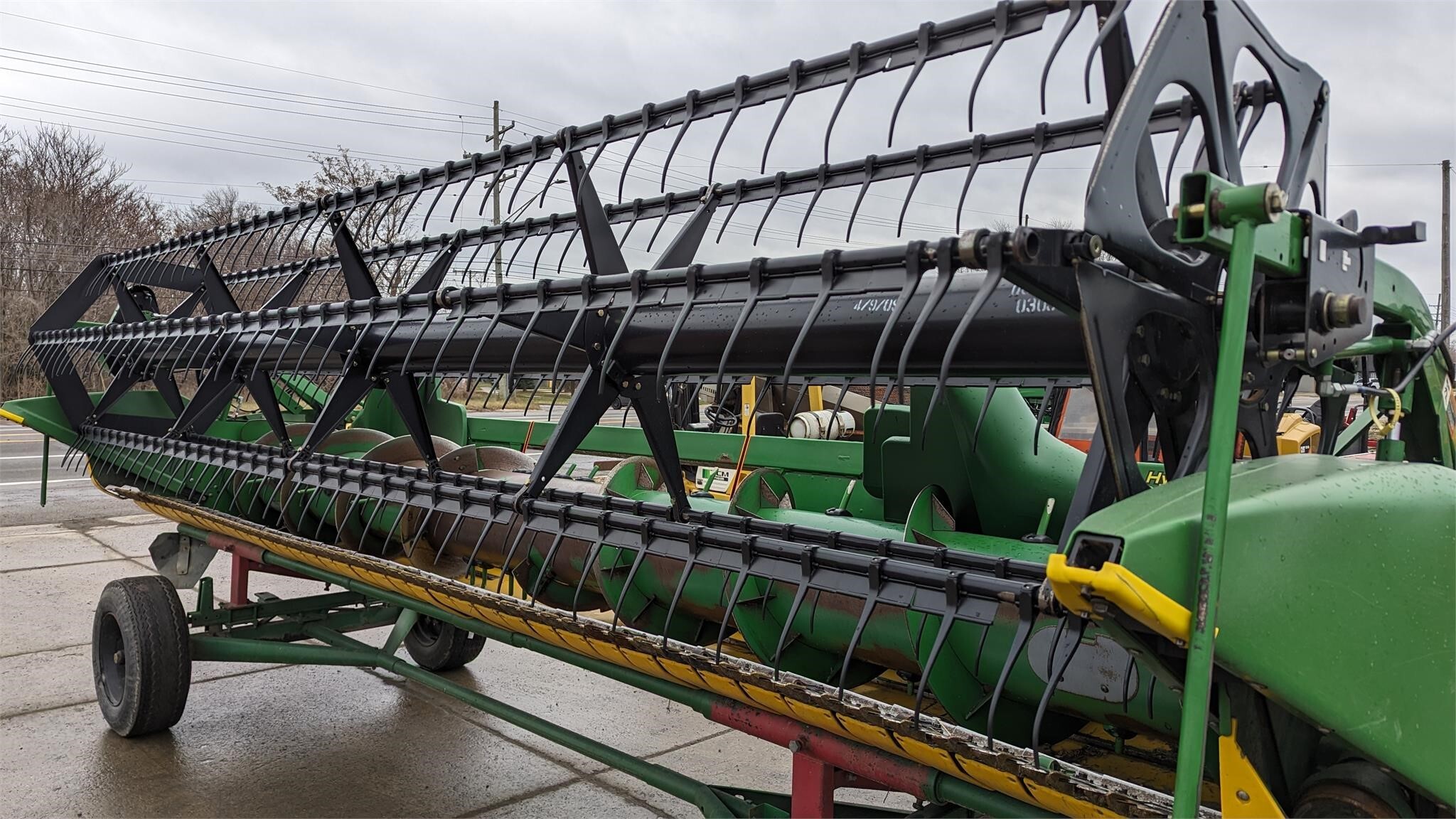 2009 John Deere 620F Platform