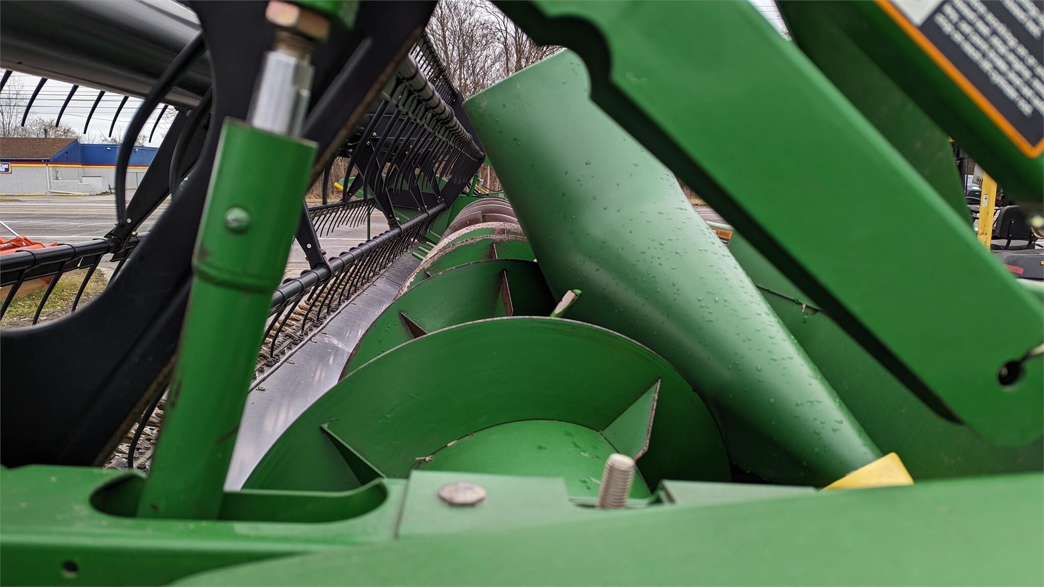 2009 John Deere 620F Platform