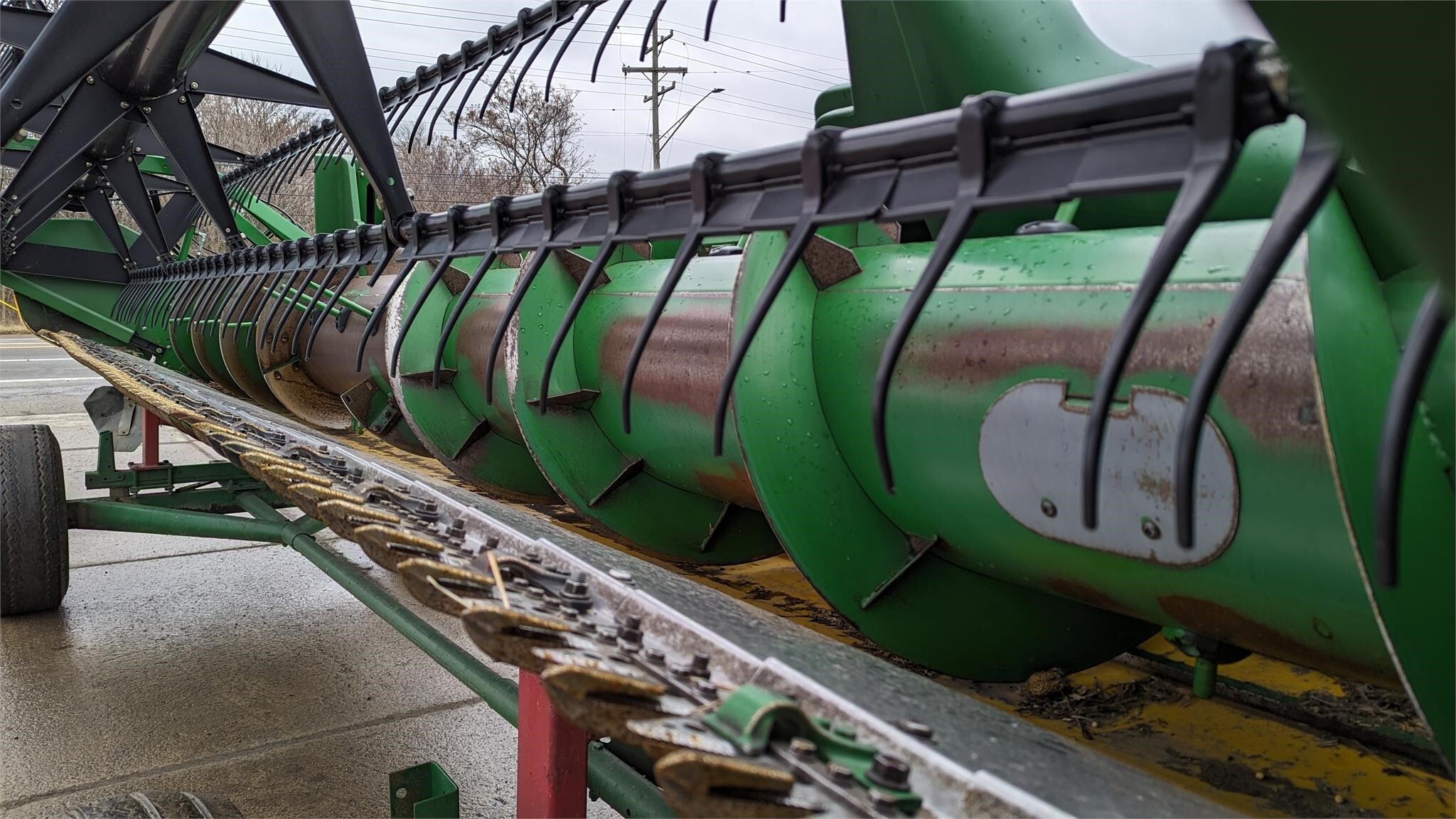 2009 John Deere 620F Platform